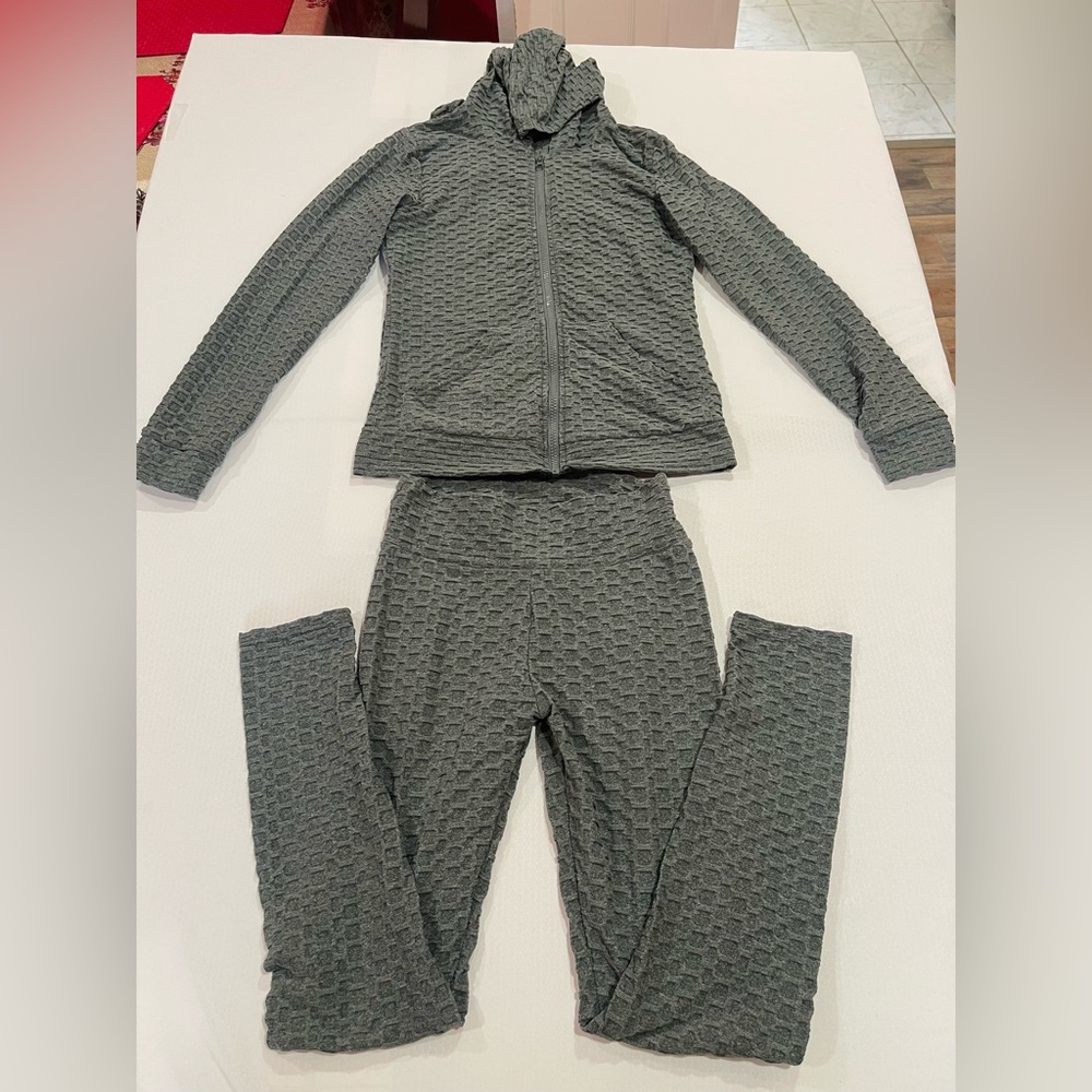3 pieces Textured Gray Activewear Set